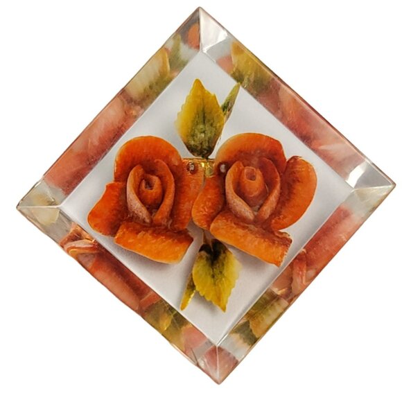 Vintage 1940s Clear Lucite Reversed Carved Brass Clasp Orange Rose Square Brooch - Picture 1 of 6